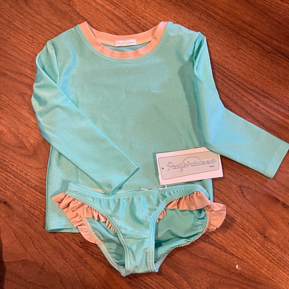 Pacific Rainbow April UV Protection Rashguard - Picture 6 of 7